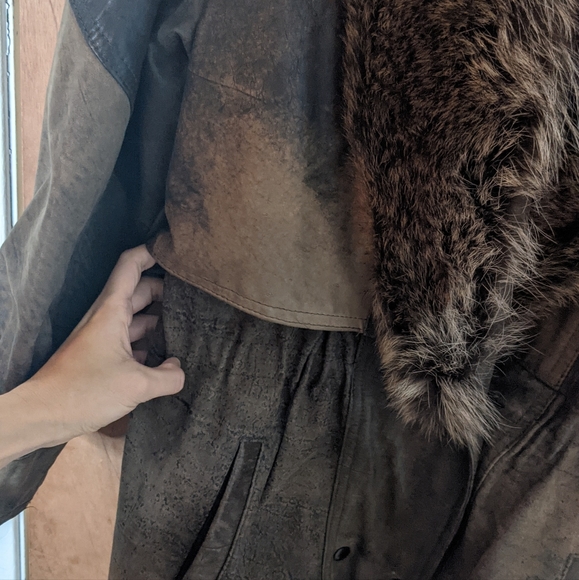 Beautiful Vintage Fur + Leather Jacket Coat - Picture 5 of 16